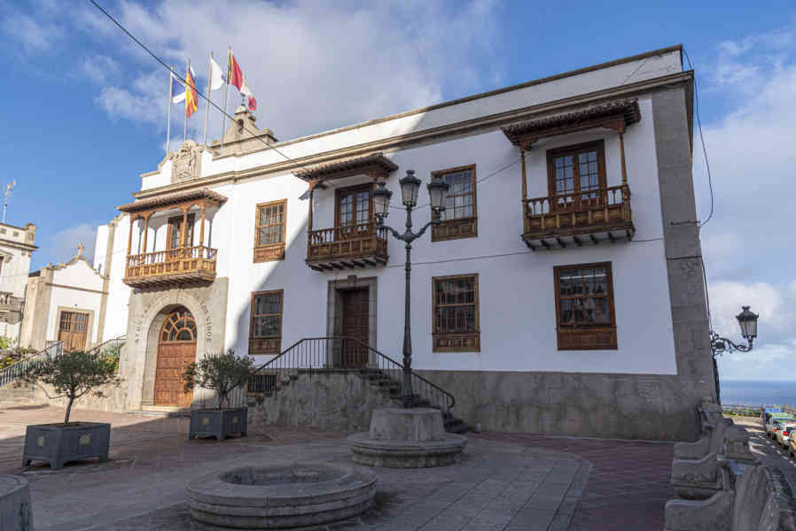 Tenerife 211 - Icod de los Vinos - Ayuntamiento.jpg